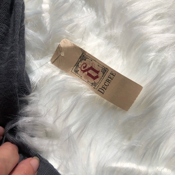 Decree Gray Sleeveless Sweater Vest with Pockets - Picture 5 of 7